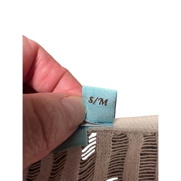 Goddis Knits White Lightweight Beachy Cover Up Top Size Medium Large - Picture 4 of 4